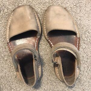 Kids Avarcas! Toddler size 10.